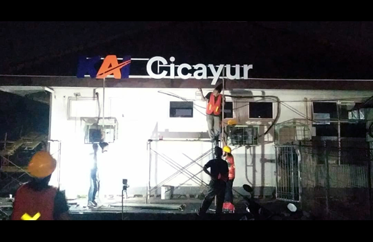 Huruf Timbul akrilik LED Tangerang untuk Kantor