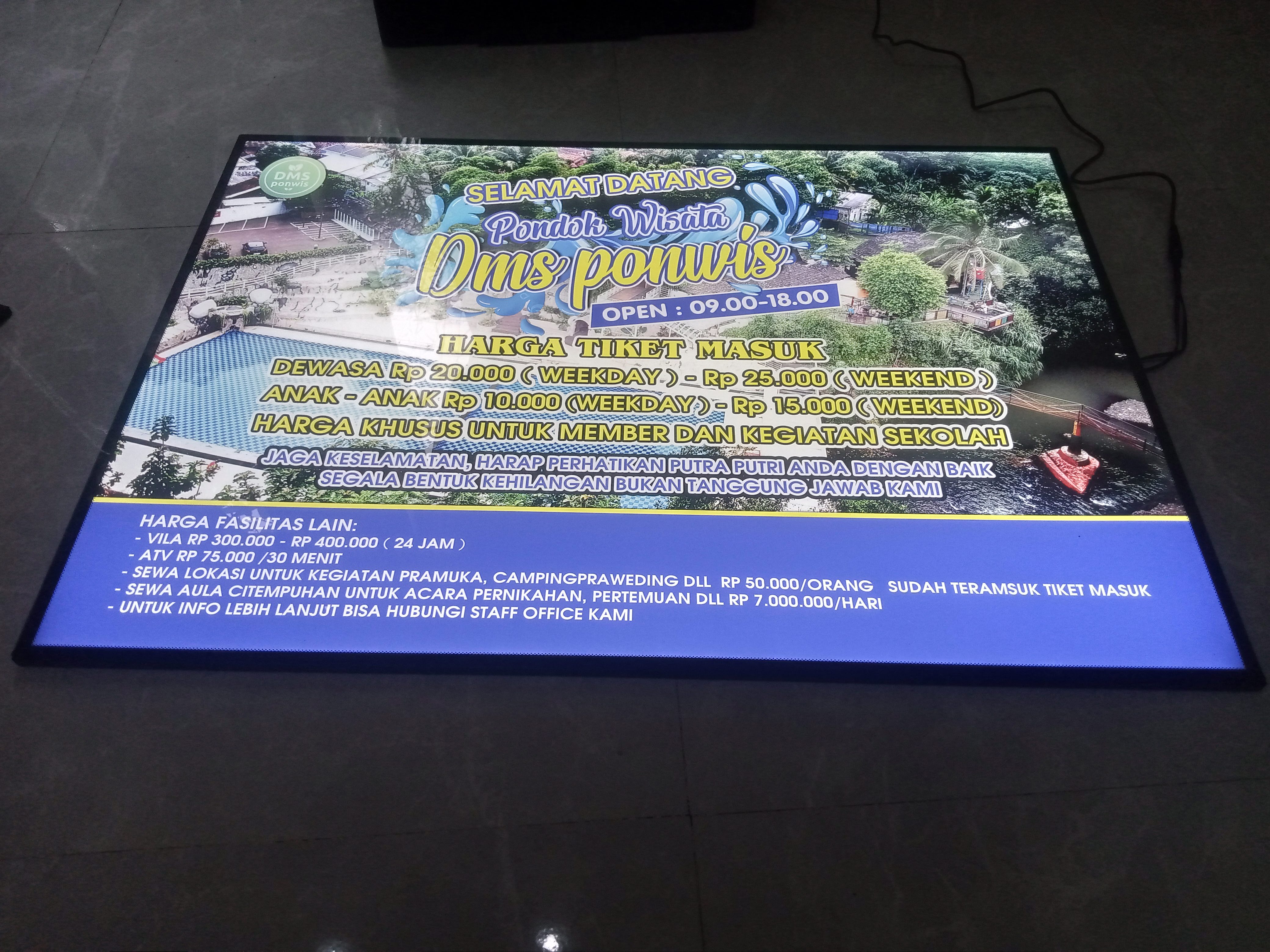 Neon Box neon LED malam hari