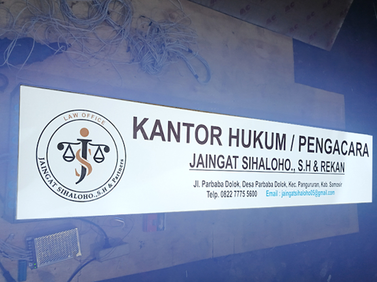 Neon Box neon LED malam hari